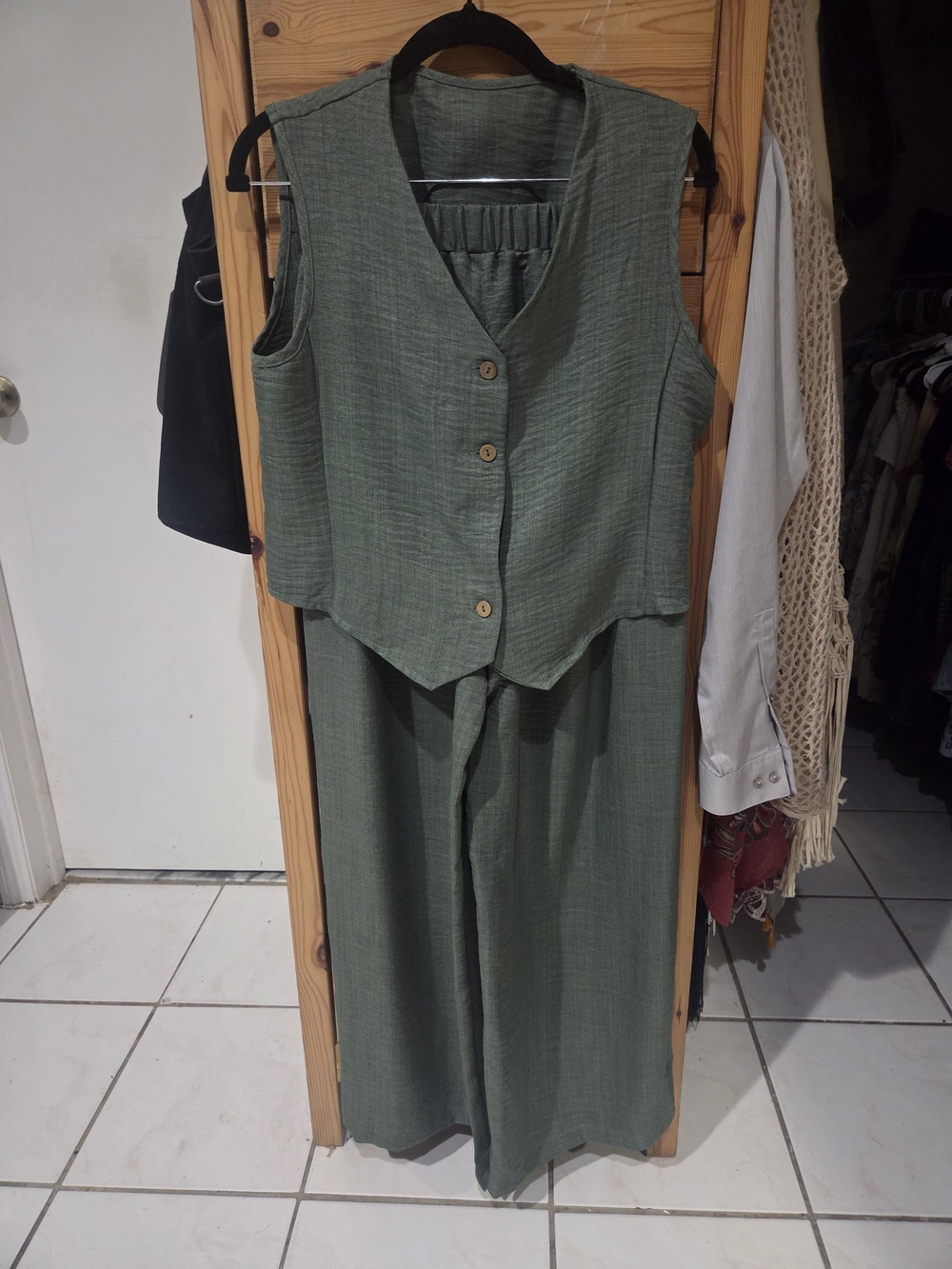 Women's Sleeveless Button Front Linen Vest & Wide-Leg Pants Set - Olive Green